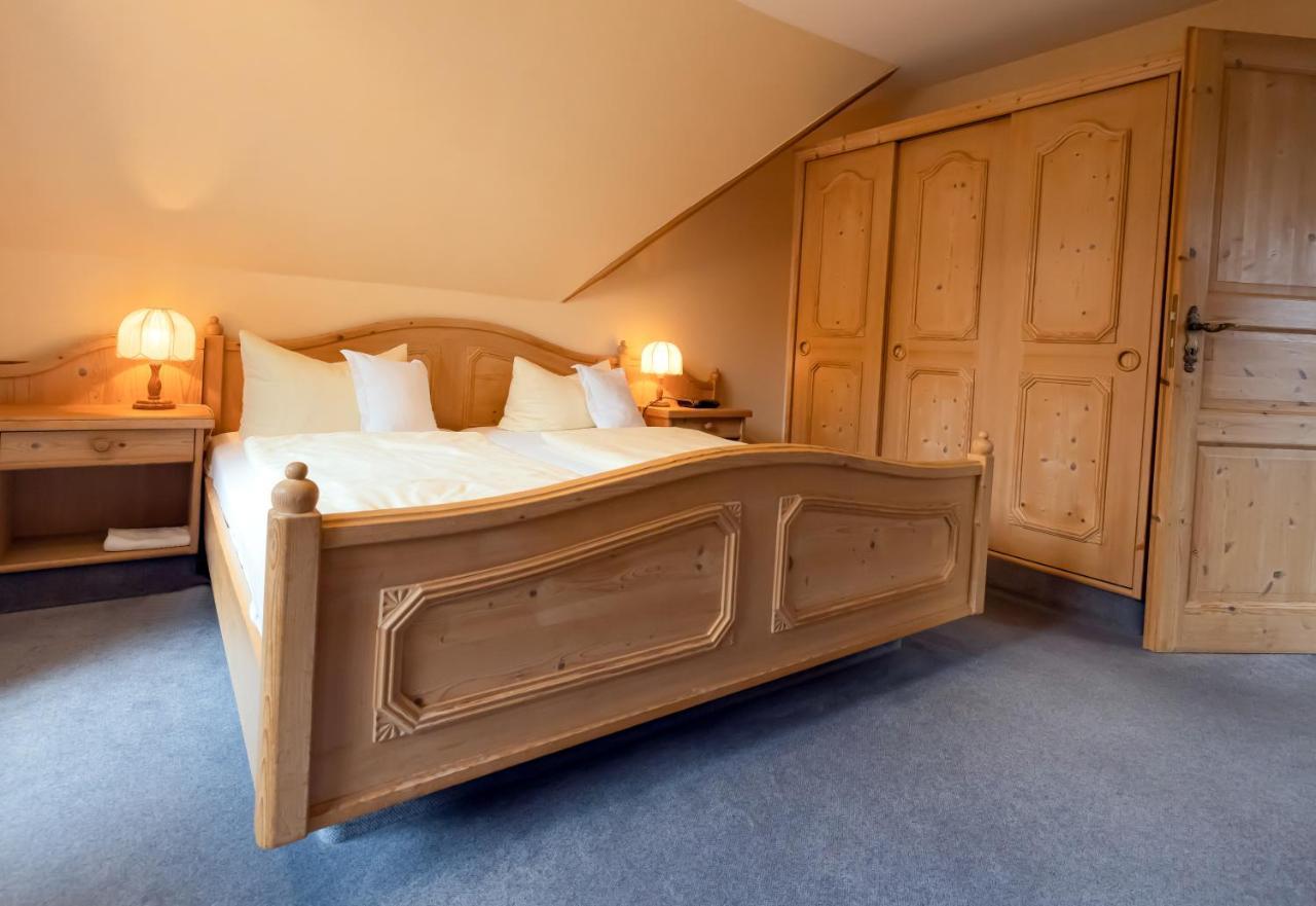 Hotel Sauerlaender Hof Вилинген Екстериор снимка