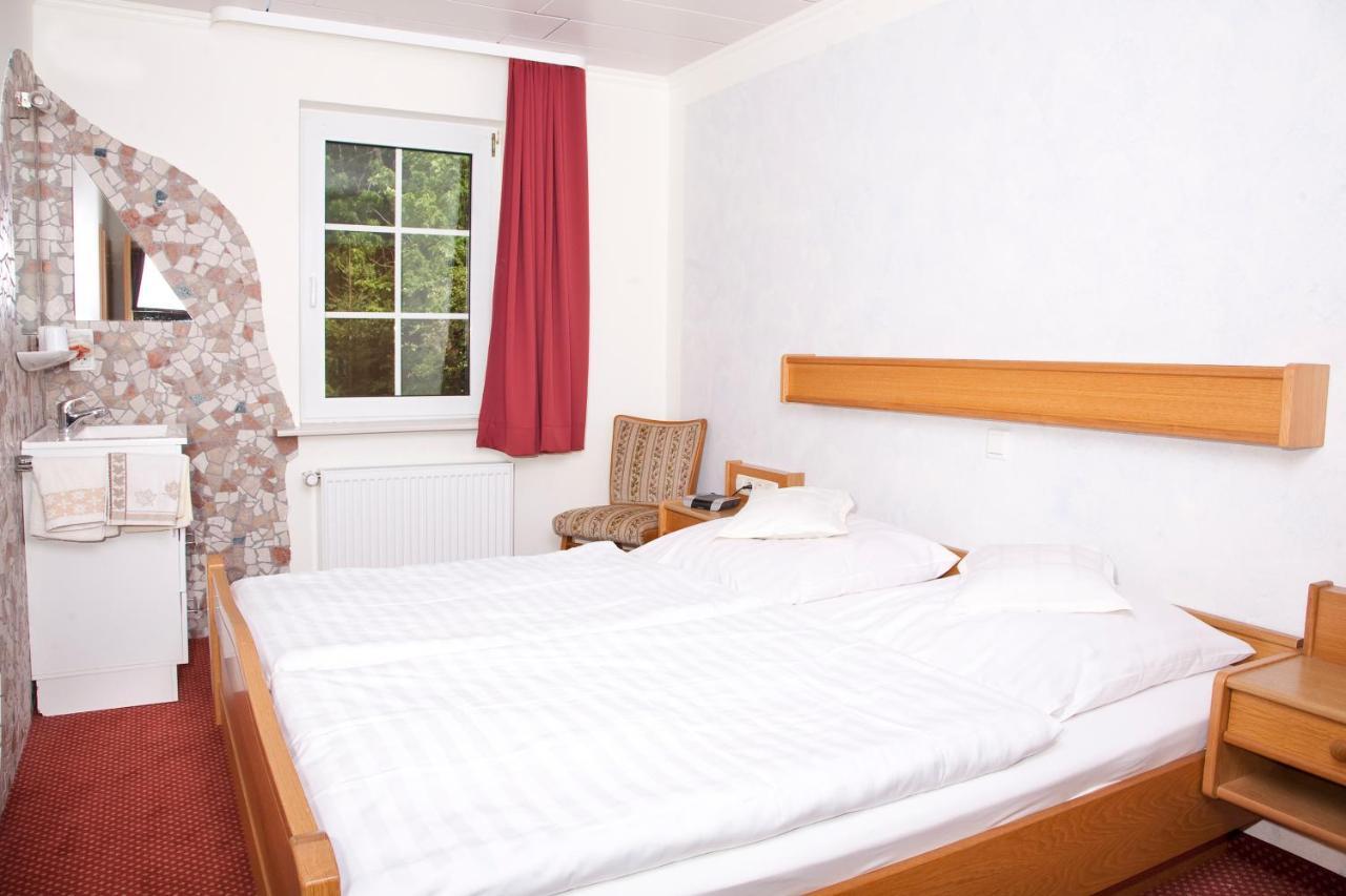 Hotel Sauerlaender Hof Вилинген Екстериор снимка