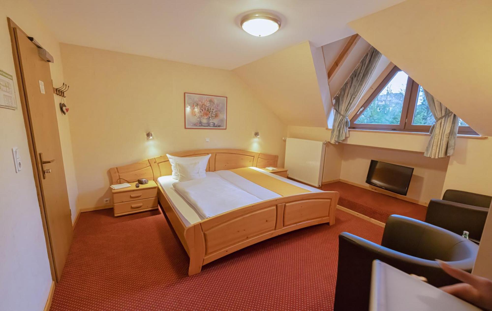 Hotel Sauerlaender Hof Вилинген Екстериор снимка