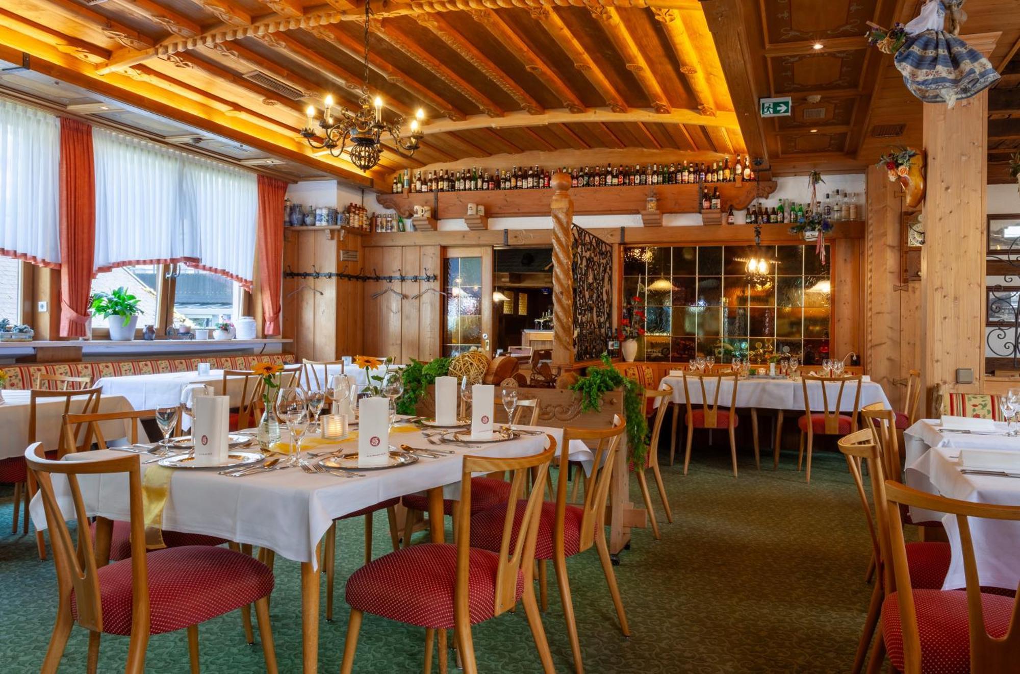 Hotel Sauerlaender Hof Вилинген Екстериор снимка