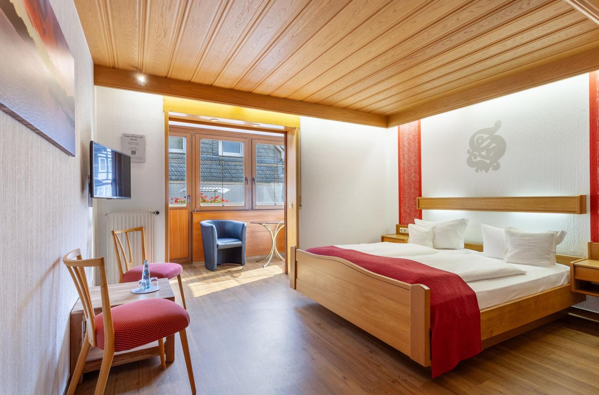 Hotel Sauerlaender Hof Вилинген Екстериор снимка