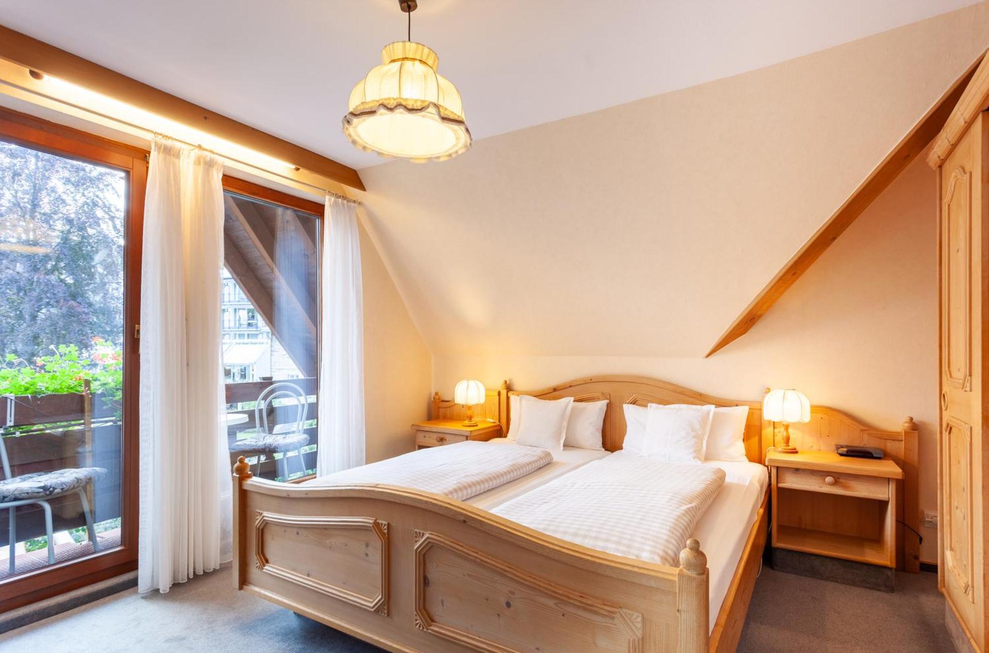 Hotel Sauerlaender Hof Вилинген Екстериор снимка